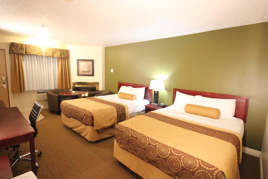 Econo Lodge Inn & Suites Гай-Левел Екстер'єр фото