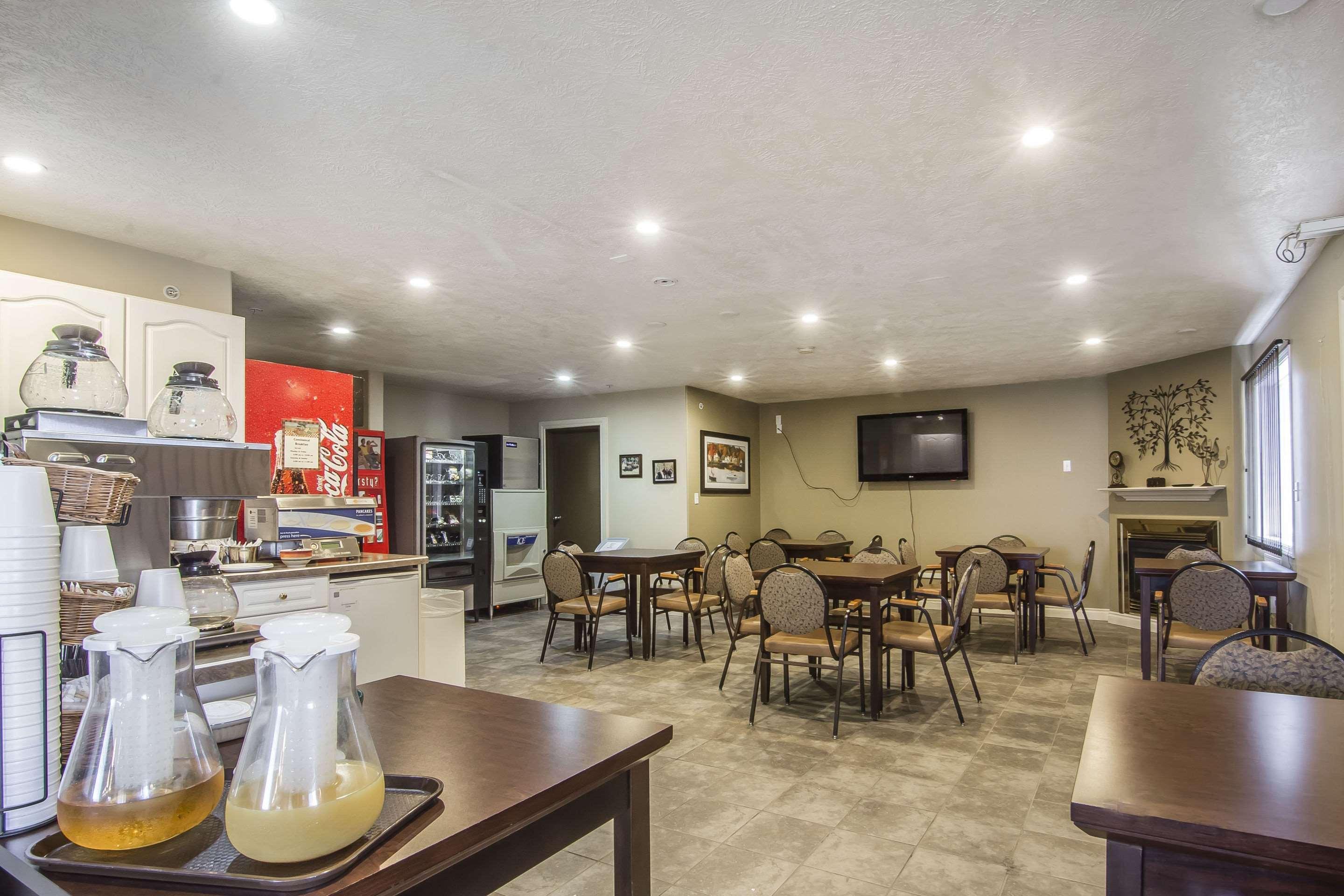 Econo Lodge Inn & Suites Гай-Левел Екстер'єр фото