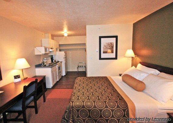 Econo Lodge Inn & Suites Гай-Левел Номер фото
